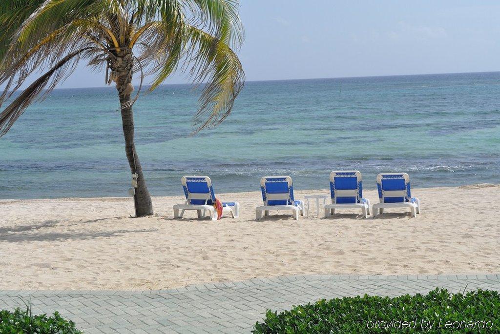 Castaways Cayman Beach Resort Grand Cayman Bagian luar foto