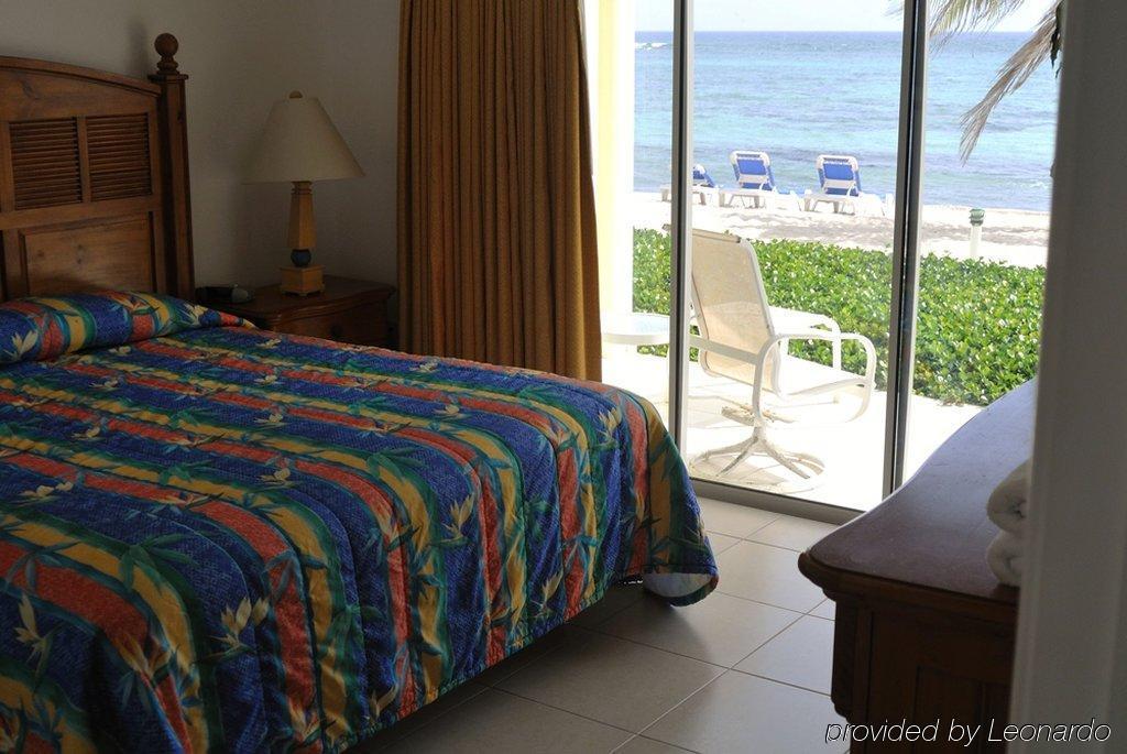 Castaways Cayman Beach Resort Grand Cayman Bagian luar foto